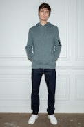 Maglione Clay Arrow Cachemire - Maglione in cashmere blu con cappuccio, maniche lunghe e motivi a freccia - Uomo