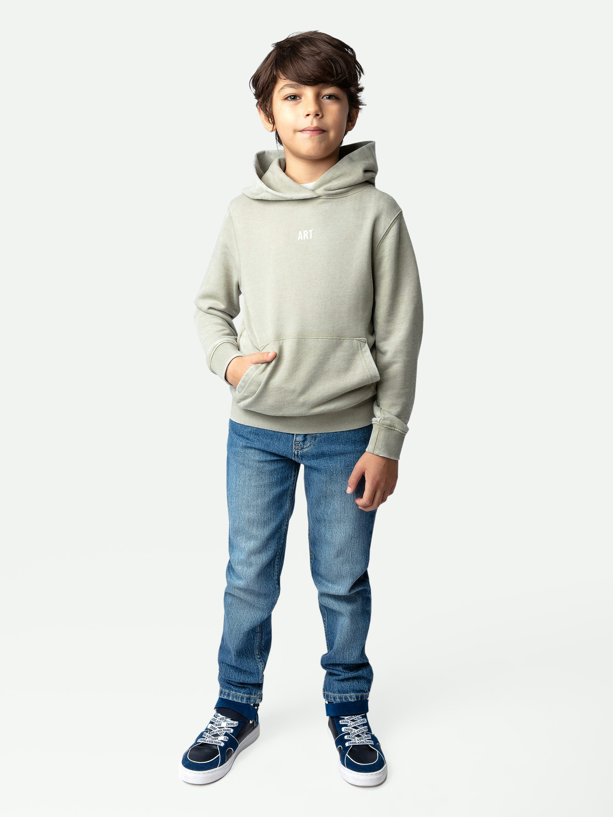 Sweatshirt Sanchi Photoprint Garçon - Sweatshirt garçon à capuche molletonné kaki clair orné d'une illustration et d'un photoprint.