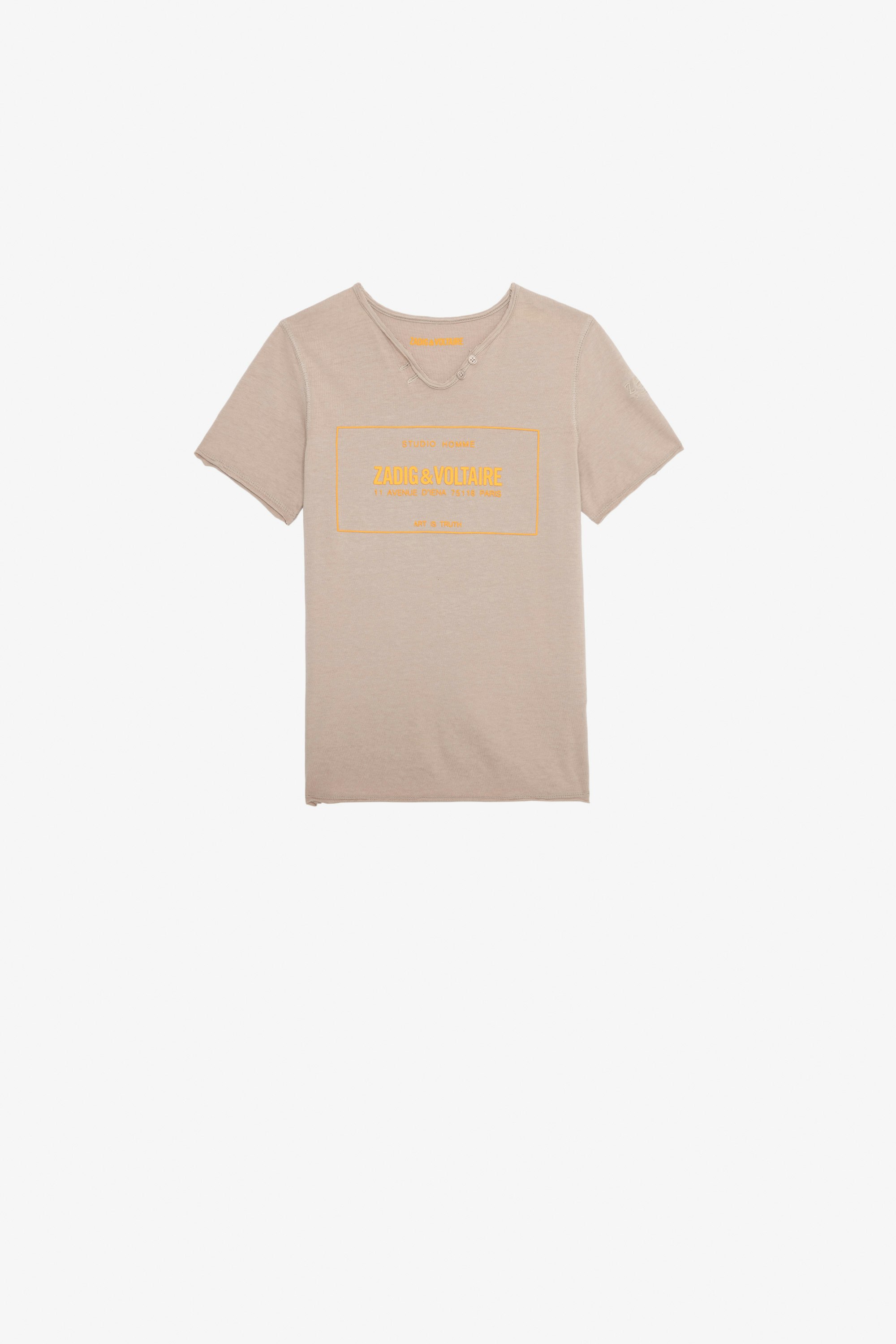 Camiseta Boxer Niño Camiseta beige de punto de algodón de manga corta con escudo estudio para niño.