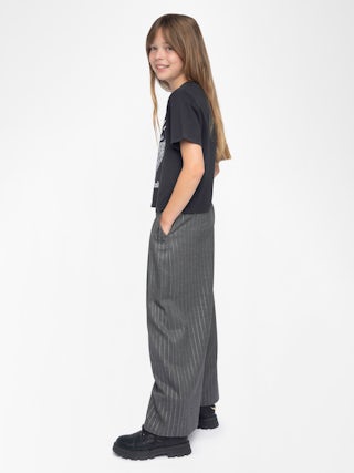 Amber Girl's T-shirt - Round neck t-shirt, regular fit, logo printed on the front.