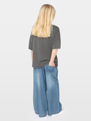 T-shirt Jorja Girl - Crew neck T-shirt in an extra loose fit with multicolour front print. Garment-dyed.