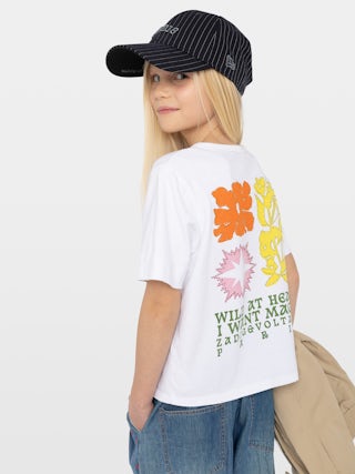 T-shirt Jis Girl - - Short sleeves with rolled detail
- Front print with studs; back print with rhinestones