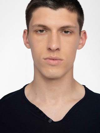 Henley T-shirt Monastir - Long-sleeved Henley T-shirt with print on the back.