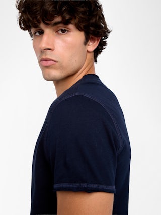 Monsatir Henley T-shirt - Short-sleeved henley t-shirt with front print at the collar.