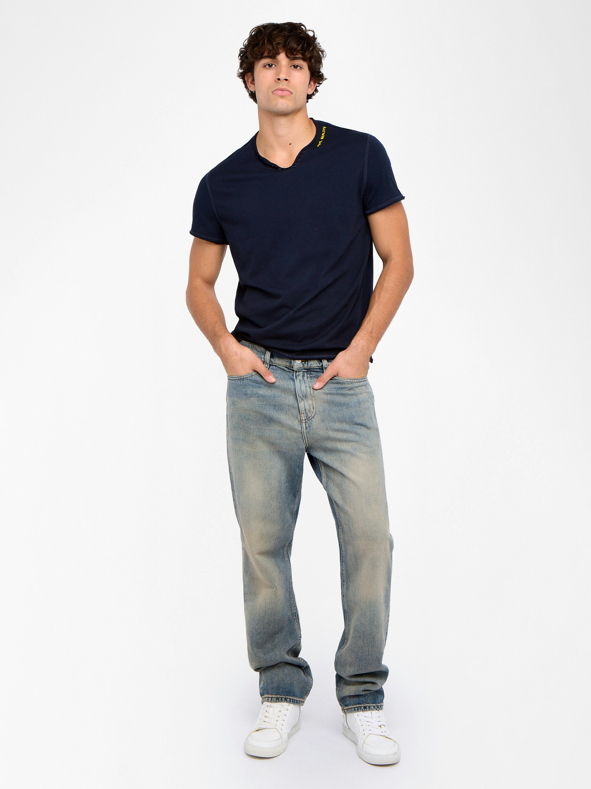 Monsatir Henley T-shirt - Short-sleeved henley t-shirt with front print at the collar.
