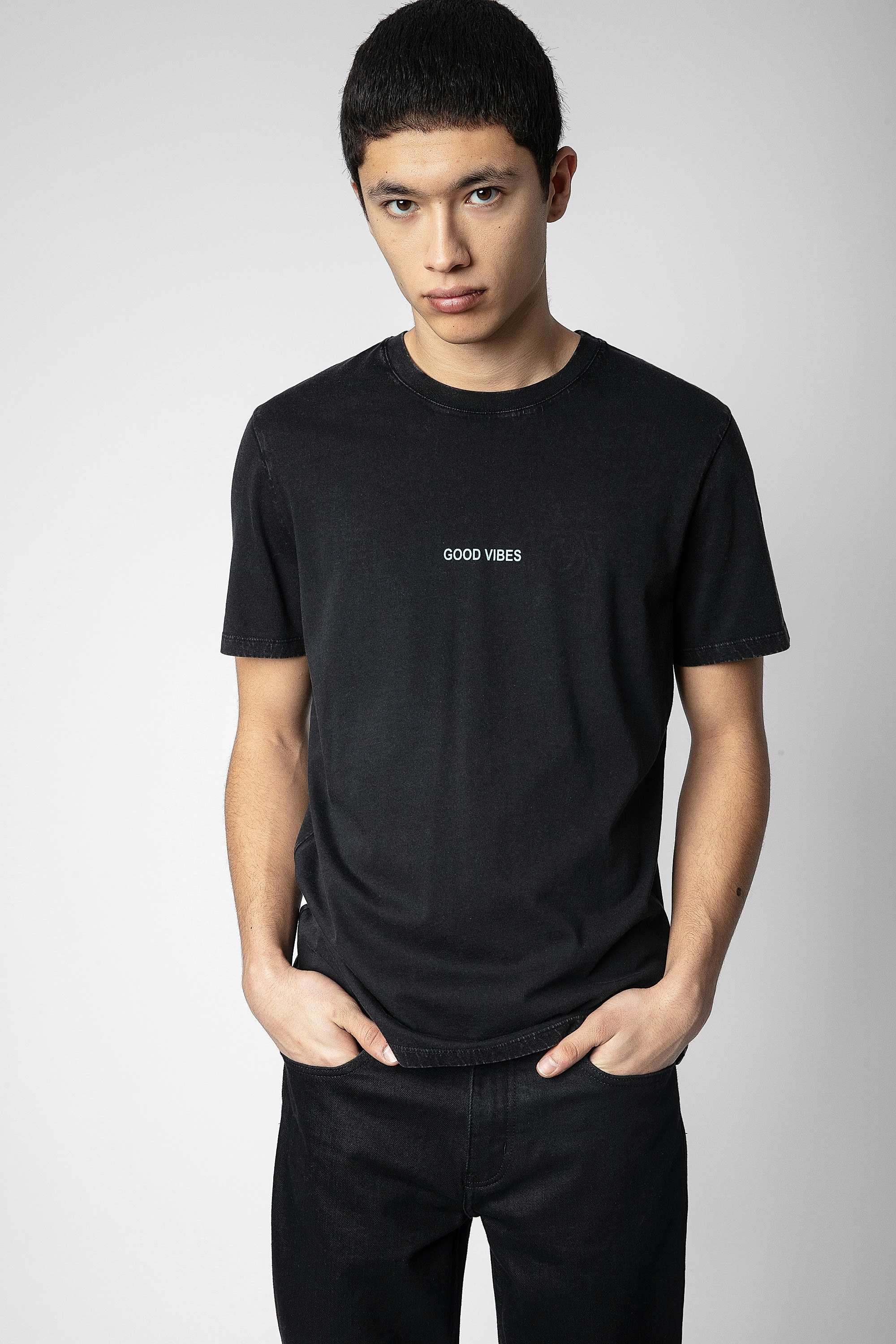 Ted Ｔシャツ - ブラックコットンTシャツ フロントに「Good Vibes」のメッセージ、バックにウィングとHappy Face Zadig