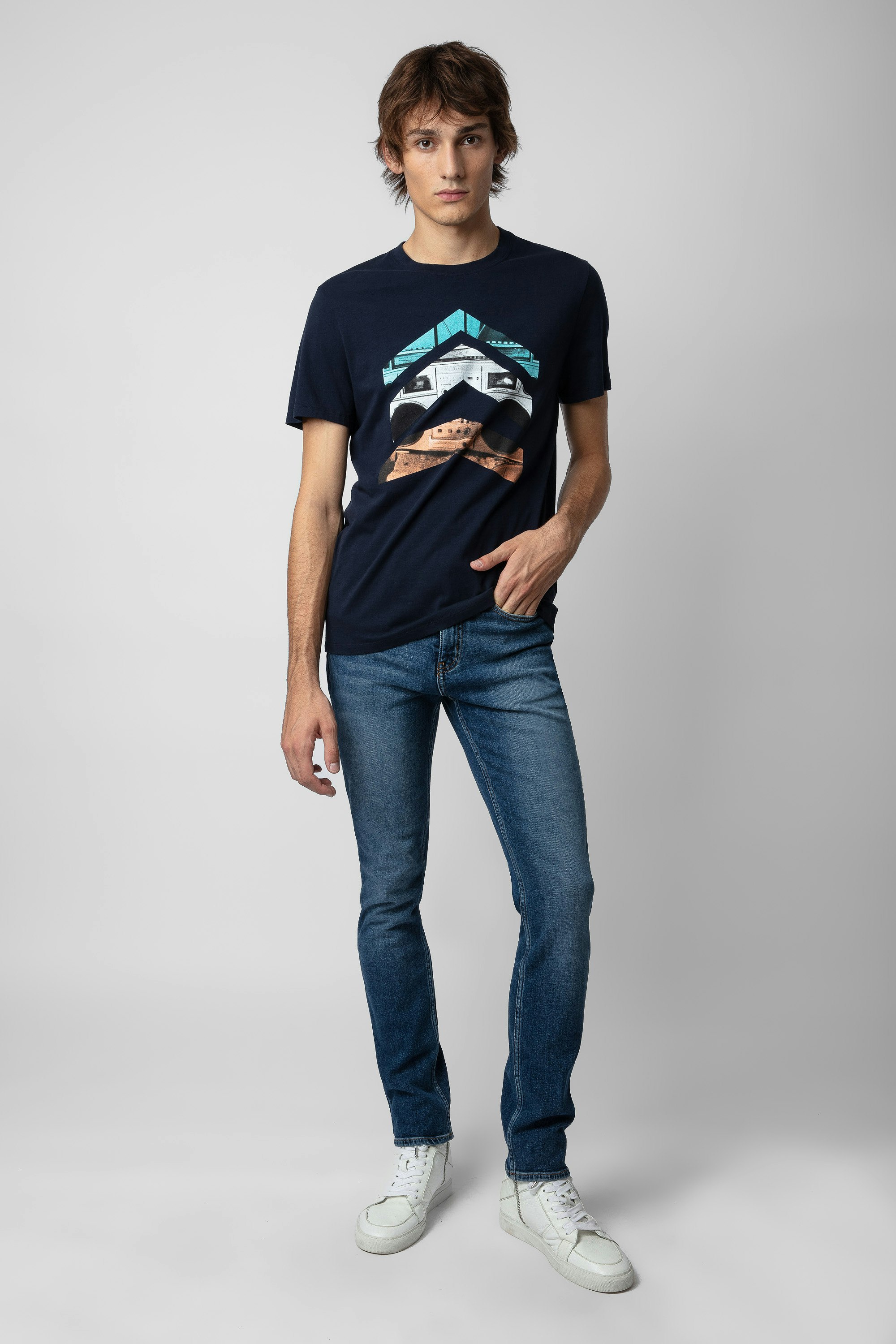 Tommy T-shirt - Men’s navy blue cotton T-shirt with arrow print.