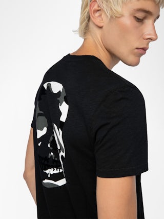 Stockholm T-shirt - Short-sleeved T-shirt with skull print on the back and front pocket.
