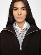 Sweatshirt Maya - Sweatshirt with high collar and zip closure with embroidery and rhinestones on back.