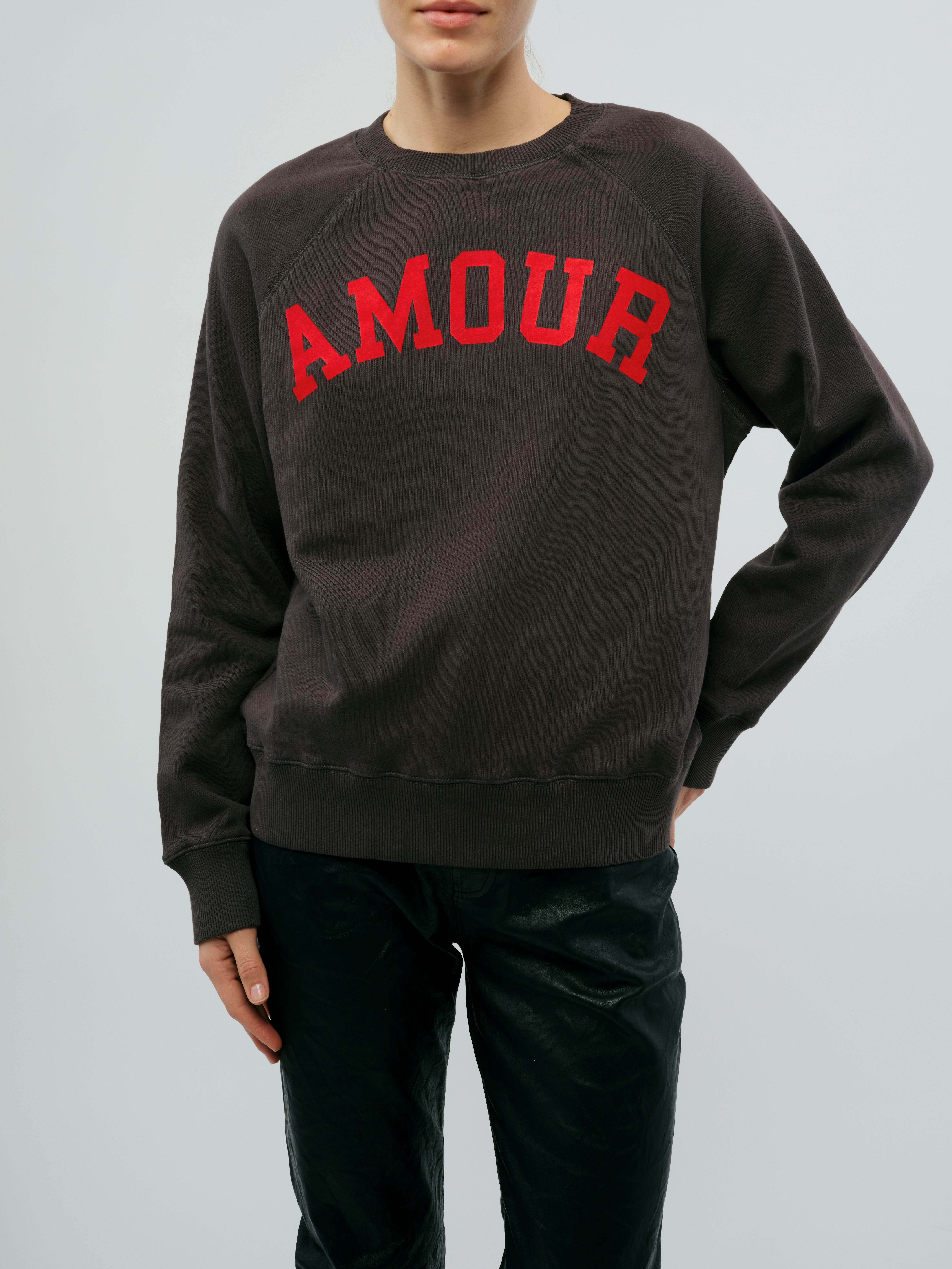 Upper Amour Sweatshirt - Casual sweatshirt with a heart motif.