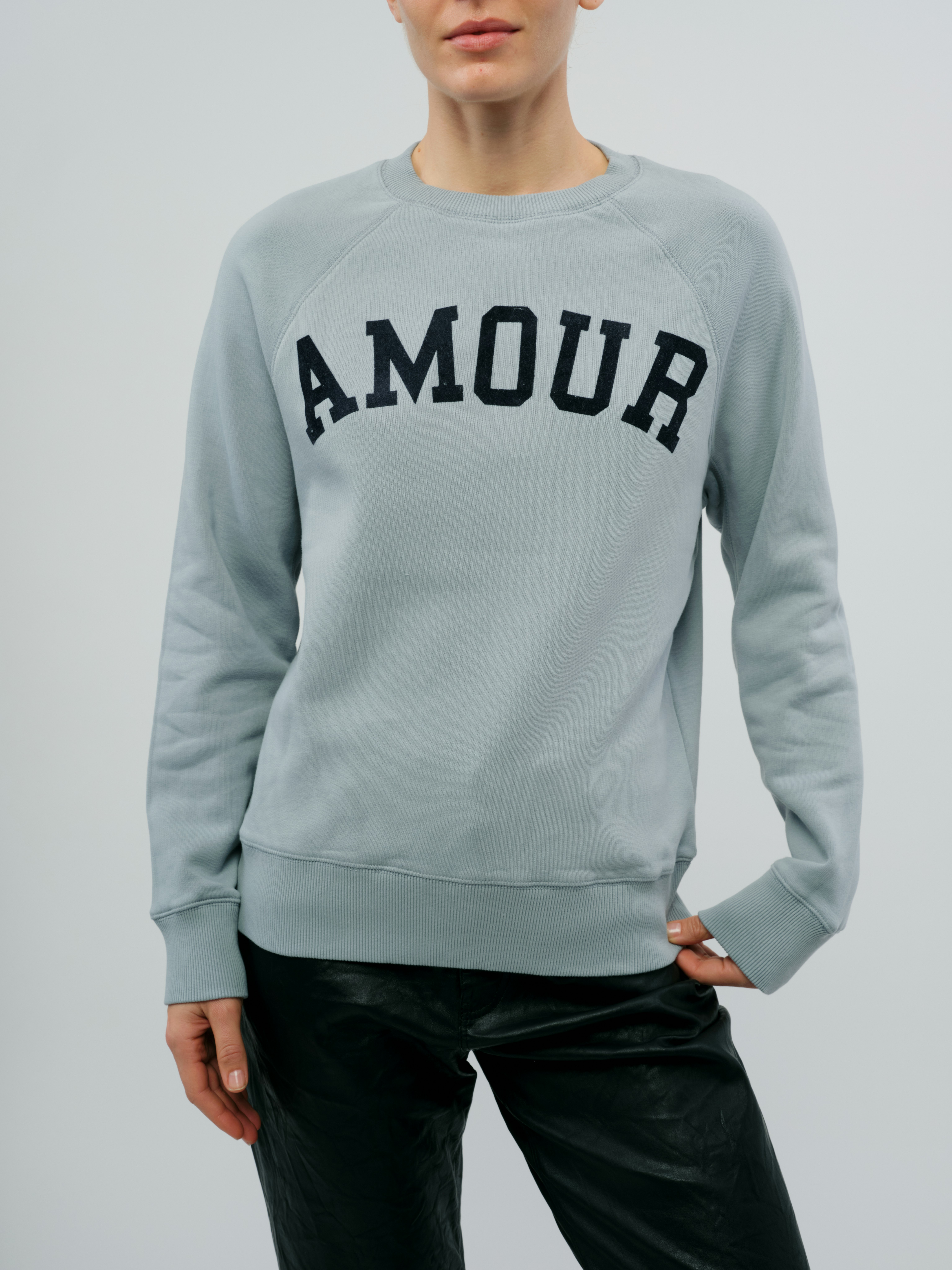 Upper Amour Sweatshirt - Casual sweatshirt with a heart motif.