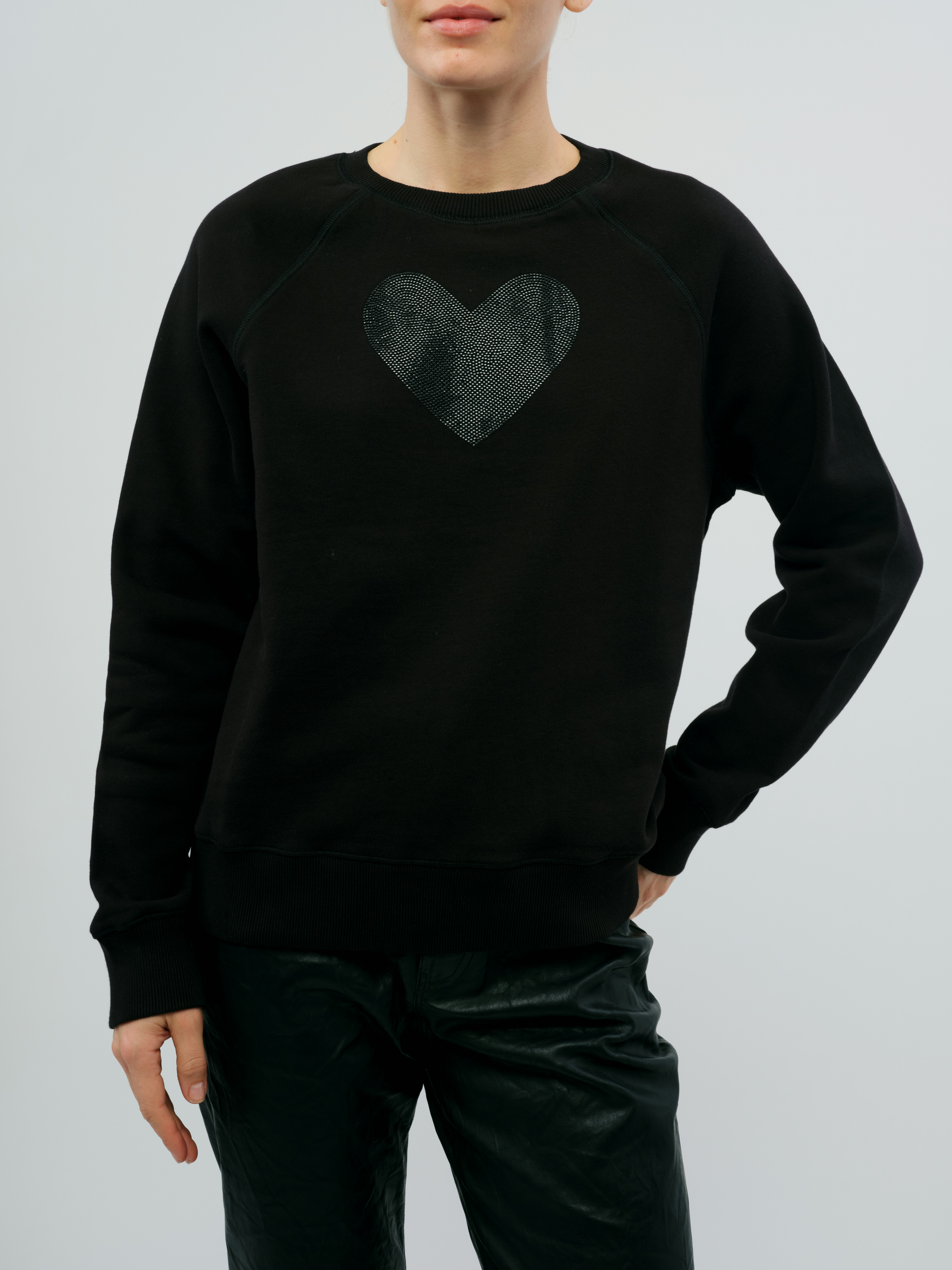 Upper Heart Sweatshirt - Classic sweatshirt with a heart detail.