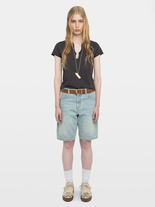 Tuni Henley T-shirt - Short-sleeved henley t-shirt with rhinestone wings on the back.