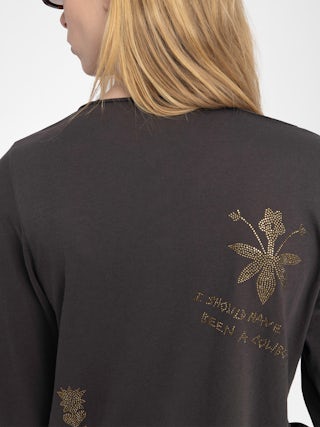 Henley T-shirt Tuni - Long-sleeved henley t-shirt with multi-crystal embellishment.