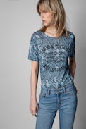 Marta Wild Blason T-shirt Leinen - Women's blue linen T-shirt with snake and badge print