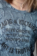 Marta Wild Blason T-shirt Leinen - Women's blue linen T-shirt with snake and badge print