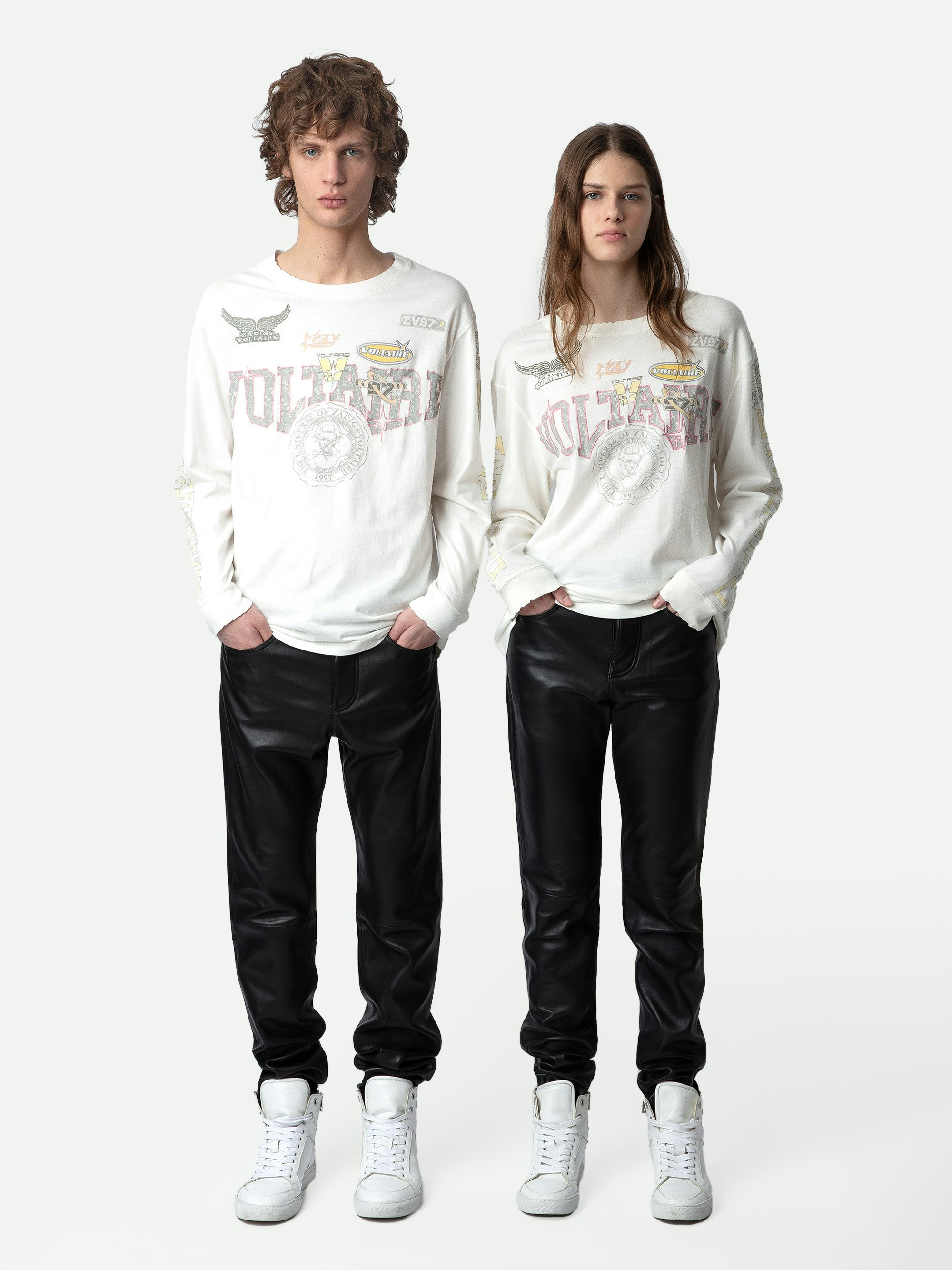 T-shirt Noane Voltaire - T-shirt a maniche lunghe di cotone ecru in stile biker con motivi con stemmi Voltaire e imbottita sui gomiti.