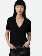 T-shirt Wassa - T-shirt nera con collo a V, maniche corte e strass.