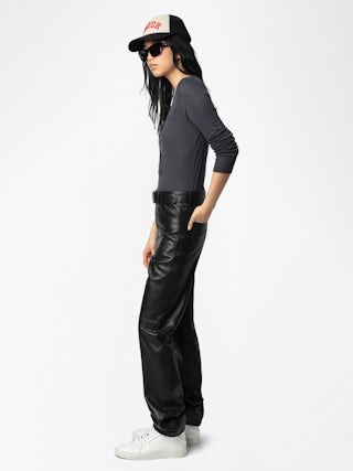 Camiseta Blair - Camiseta de manga larga con cierre de botones y alas en la parte delantera.