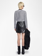 T-shirt Edwini - T-shirt a maniche lunghe a righe con dettaglio di strass sul davanti.