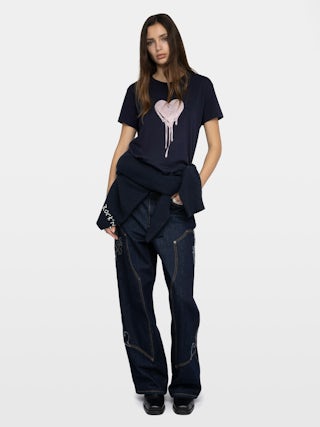 Walk T-shirt - Round neck t-shirt with short sleeves and rhinestone embellishment.