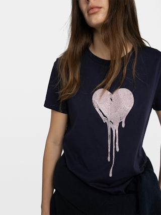 Walk T-shirt - Round neck t-shirt with short sleeves and rhinestone embellishment.