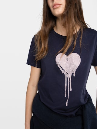 Walk T-shirt - Round neck t-shirt with short sleeves and rhinestone embellishment.