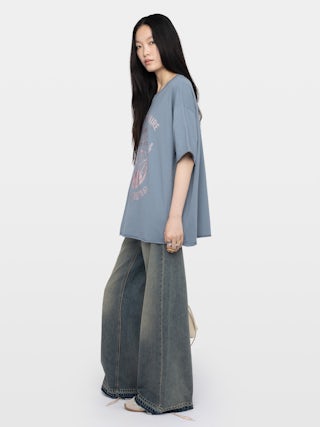 T-shirt Berry - Short-sleeved T-shirt with a rhinestone crest.