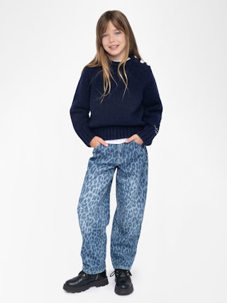 Malta Girl's Jumper - Wool jumper, round neck and buttoned opening on the shoulder, fancy logo embroidered on the sleeve.