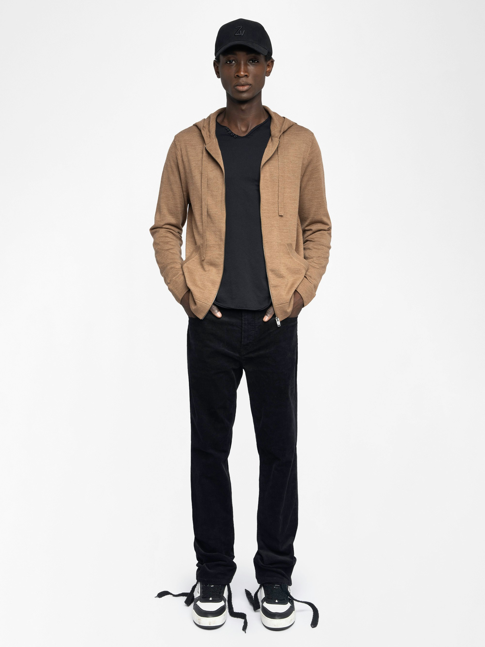 Cardigan Clash 100% Laine Mérinos - Cardigan à capuche fermeture zippée avec écriture rock n roll au dos.