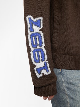 Cardigan Oliver - Hooded sweater with customization on the back.