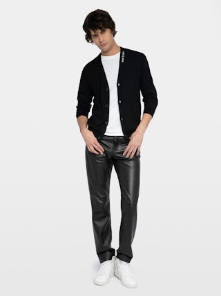 Cardigan Remi 100% Laine Mérinos - Cardigan col v boutonné avec broderie sur le col.