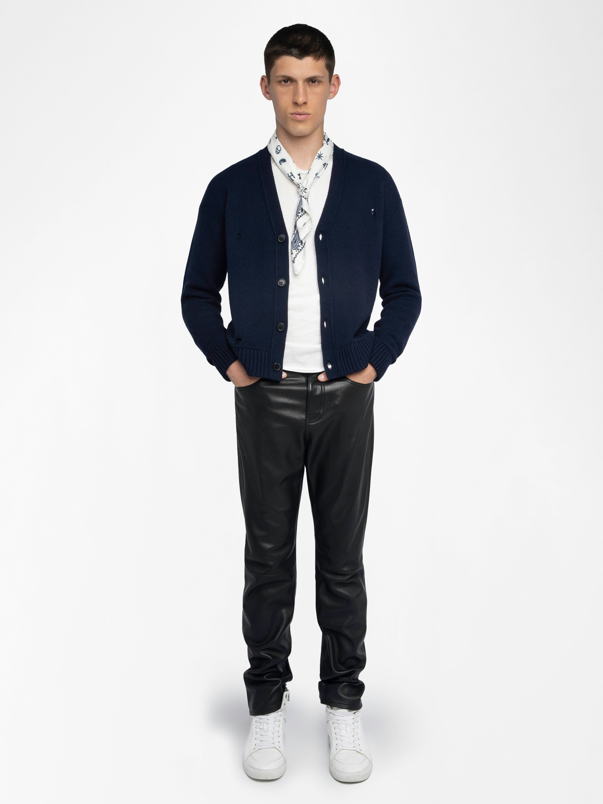 Mirko Cardigan - V-neck buttoned cardigan with distressed effect.