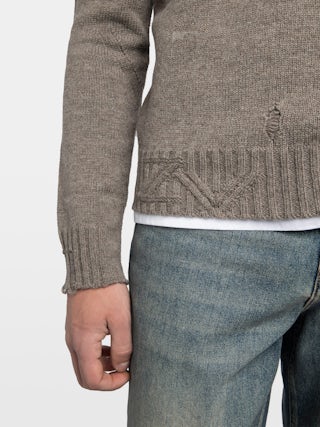 Jordan Jumper - Jumper with round neck and distressed effect.