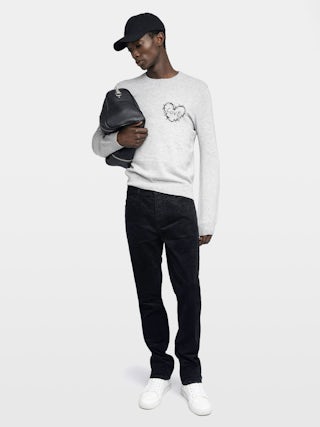 Kennedy Jumper - Jumper with round neck and heart embroidery on the front.