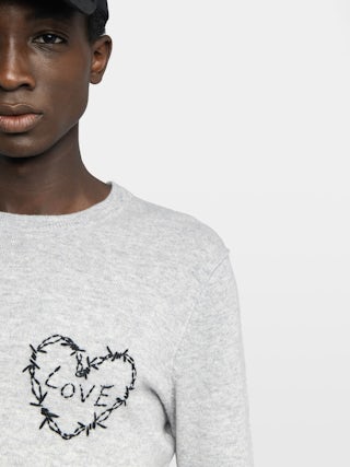Kennedy Sweater - Sweater with round neck and heart embroidery on the front.