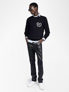 Kennedy Sweater - Sweater with round neck and heart embroidery on the front.