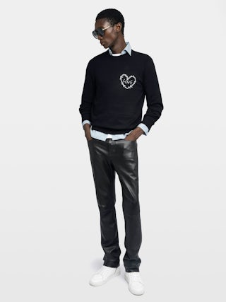 Kennedy Jumper - Jumper with round neck and heart embroidery on the front.