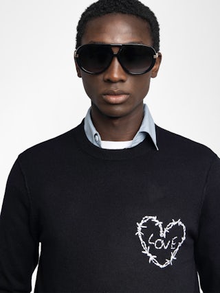 Kennedy Jumper - Jumper with round neck and heart embroidery on the front.