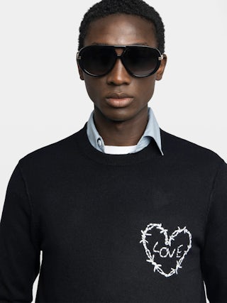 Kennedy Jumper - Jumper with round neck and heart embroidery on the front.