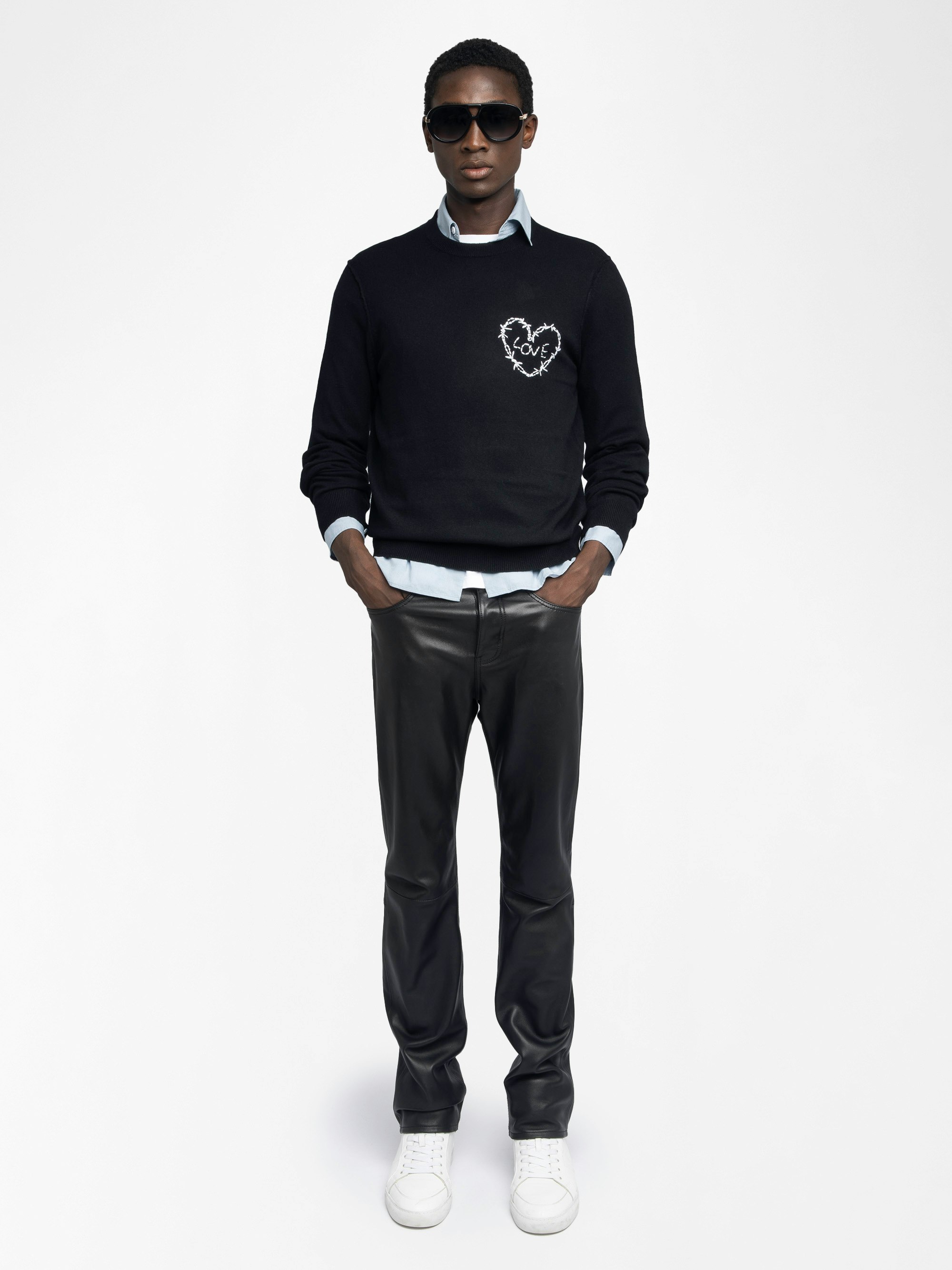 Kennedy Sweater - Sweater with round neck and heart embroidery on the front.