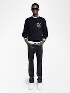 Kennedy Sweater - Sweater with round neck and heart embroidery on the front.