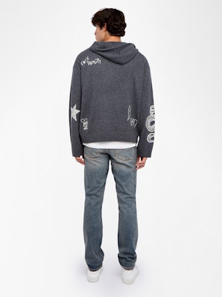 Malay Jumper - Hooded jumper with long sleeves.