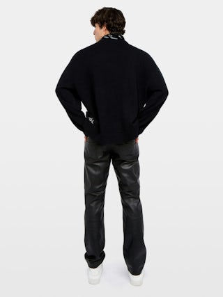 Pull Swonny - Pull col rond avec inscription avant.