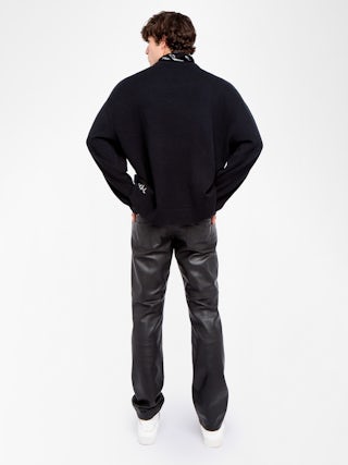 Pull Swonny - Pull col rond avec inscription avant.