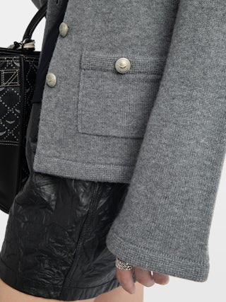 Cardigan Lucy - Veste cardigan boutonné avec poche plaquées.