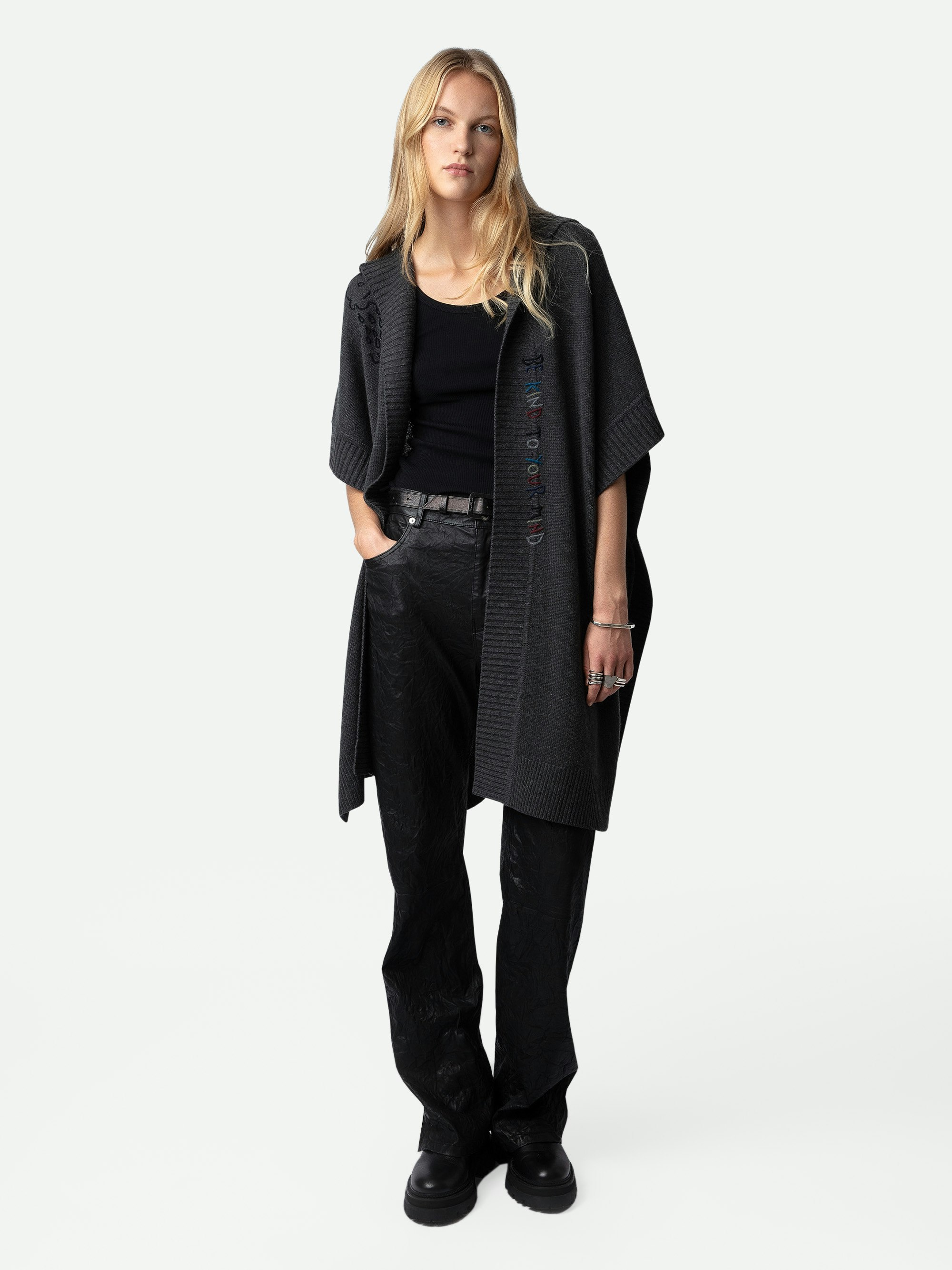 Cardigan Inna 100% Cachemire - Cardigan-cappotto lungo in 100% cachemire grigio con cappuccio, maniche corte e personalizzazioni create da Humberto Cruz.