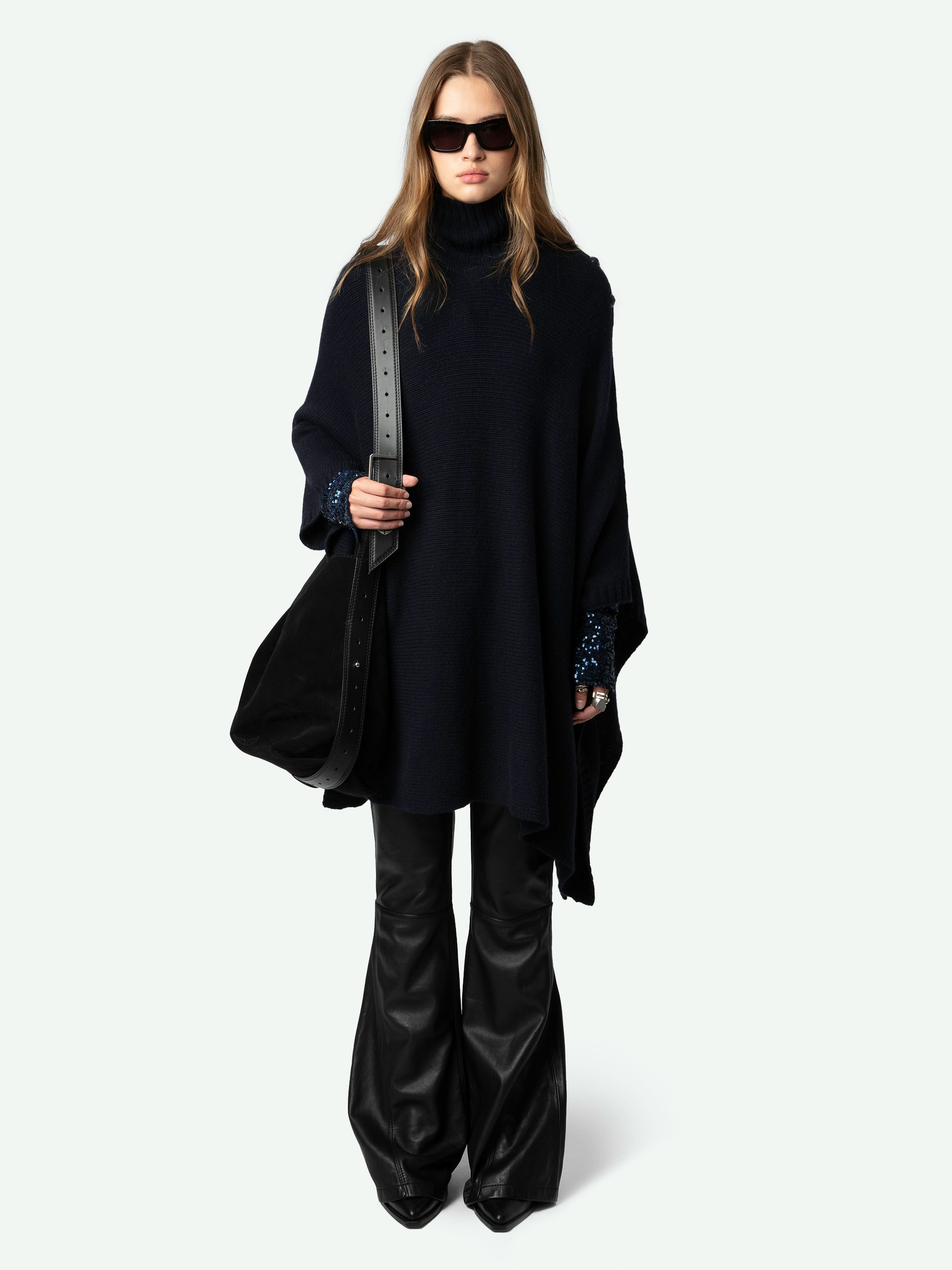 Palma Poncho 100% Cashmere - Navy blue 100% cashmere poncho coat with funnel neck and buttons on the shoulders.