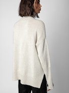 Pullover Alma - Damen-Kaschmirpullover mit Stehkragen und Schmuckknöpfen.