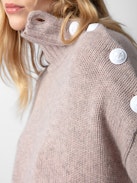 Maglione Alma 100% Cachemire - Maglione in 100% cachemire rosa pallido con collo alto, maniche lunghe e bottoni sulla spalla.
